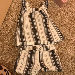 Carters 2T pompom short set